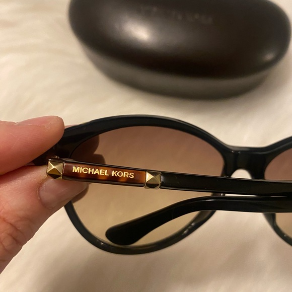 Michael Kors Camila sunglasses with hard case - Picture 6 of 12